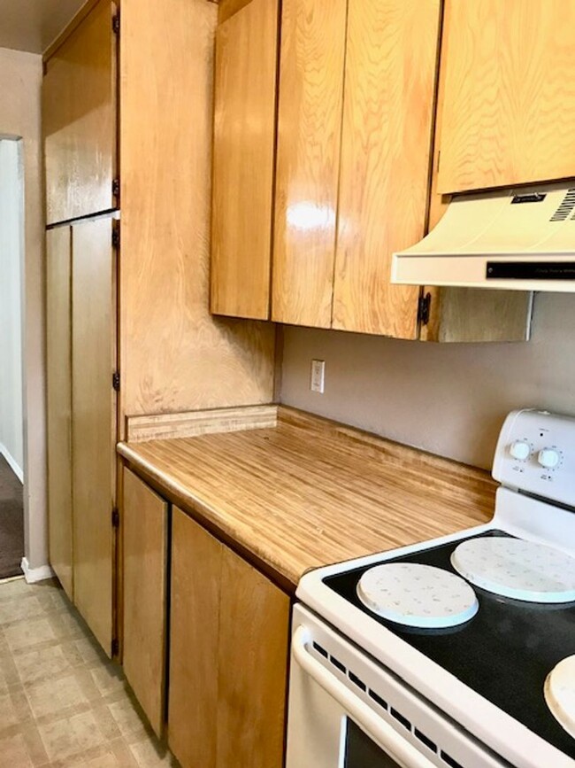 Building Photo - 1 Bed 1 Bath Condo in Concord - COMING SOO...