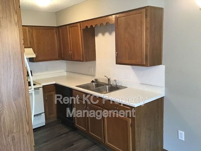 Building Photo - 211 W Main St