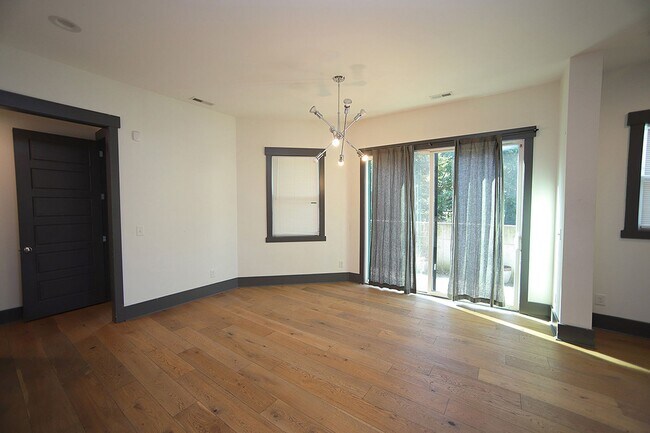 Foto del edificio - Sleek! Sophisticated! One of a Kind!