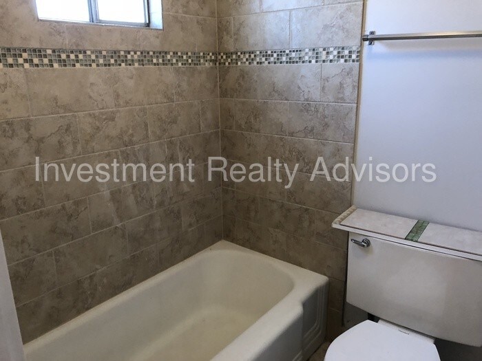 Building Photo - 3443 S State St