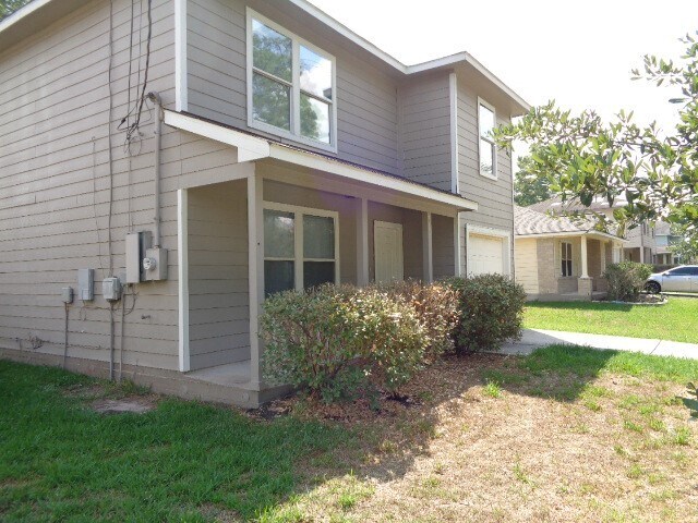 Foto del edificio - 16747 Fallen Timbers Dr