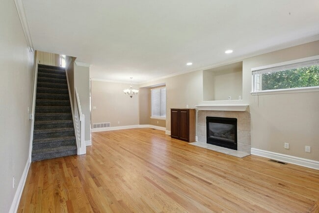 Building Photo - 2451 S Race St