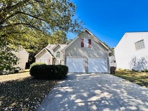 Building Photo - 463 E Lake Dr