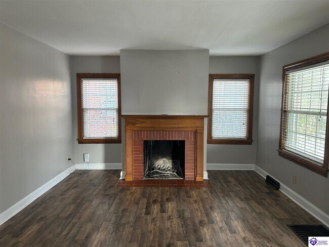 Foto del edificio - 332 E Esplanade Ave