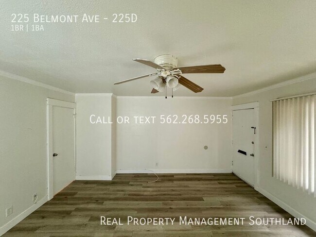 Building Photo - Beautifully Renovated 1 Bed / 1 Bath Apart...
