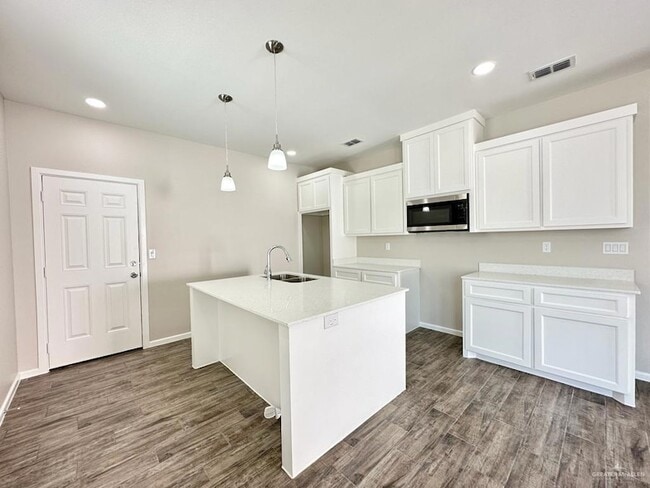 Building Photo - 1412 Vani Dr