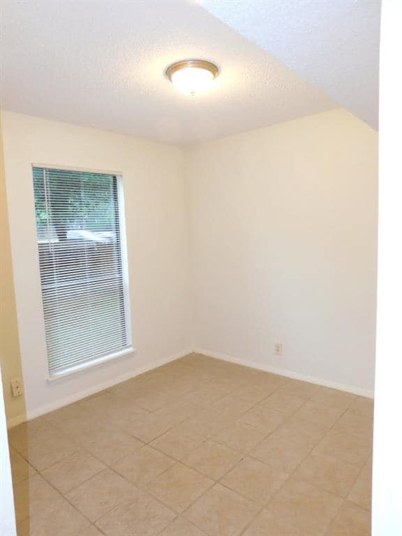 Building Photo - 8208 Hood Cir