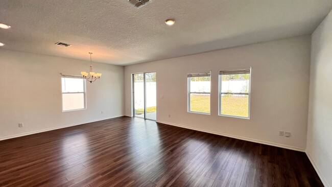 Building Photo - Charming 3-Bedroom Home in Deland – Pet-Fr...