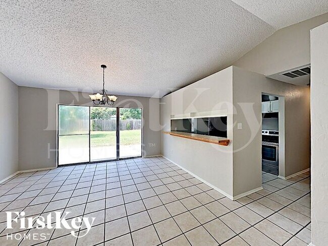 Foto del edificio - 3729 Flintwood Trail