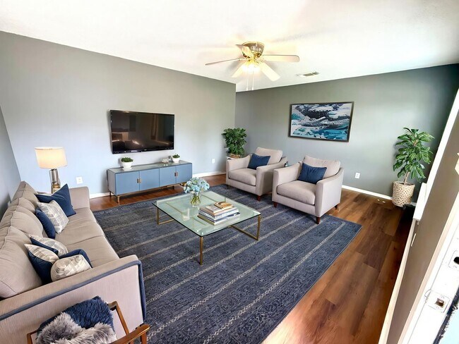 Foto del edificio - **MOVE IN SPECIAL** Charming 3 Bedroom/ 2 ...