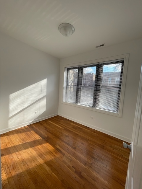 Building Photo - 3140 W Leland Ave