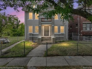 Building Photo - 5122 W Chicago