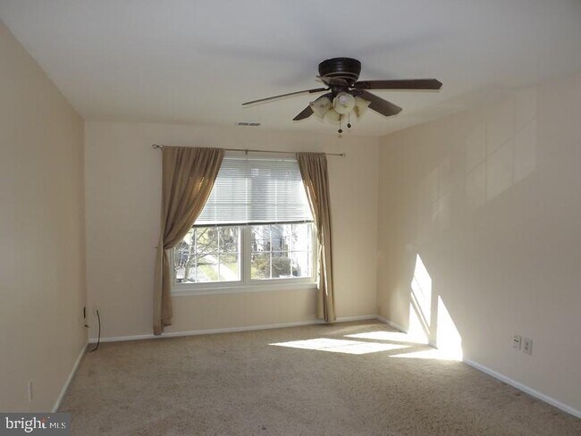 Foto del edificio - 118 Andover Pl