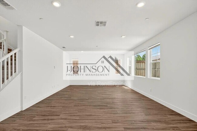 Building Photo - 6640 Silverleaf Ct