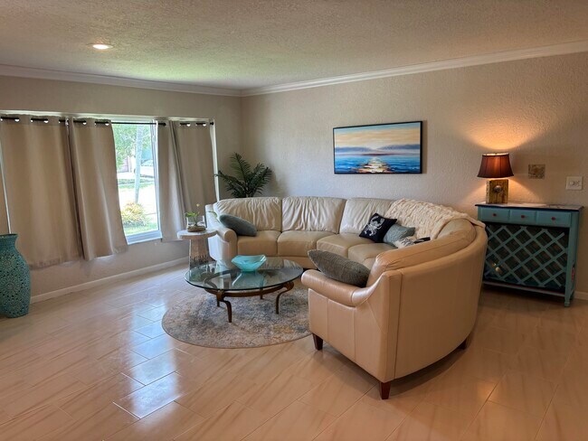 Building Photo - 6433 Sagewood Way