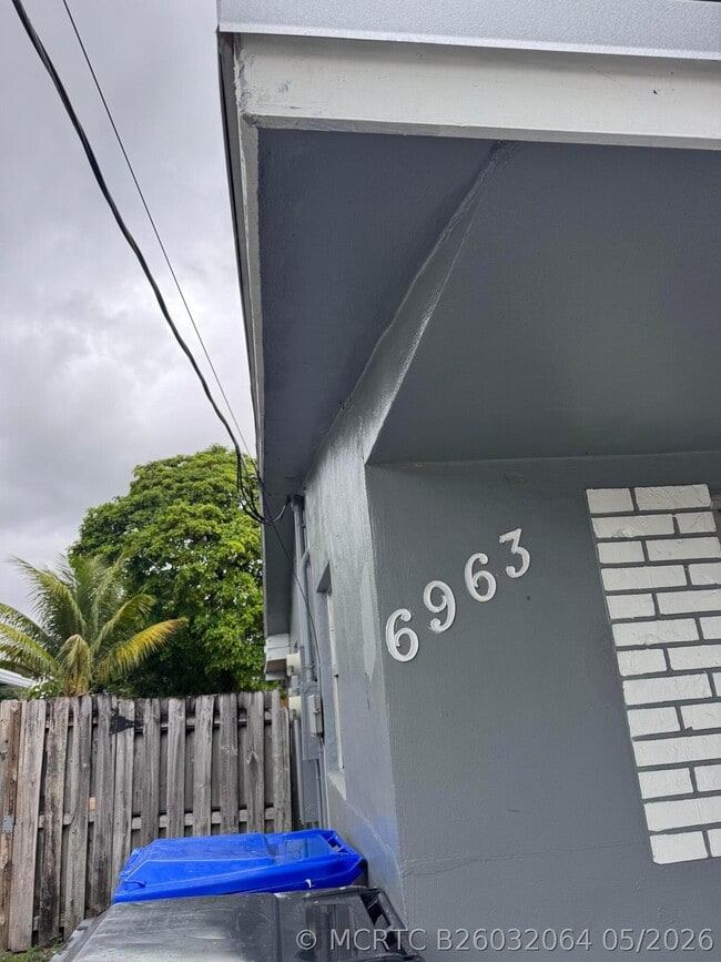 Building Photo - 6963 SW 19th St