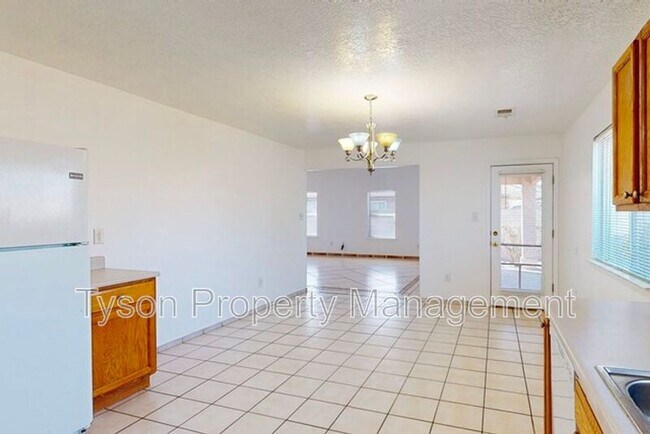 Foto del edificio - 419 Sawtooth St SE