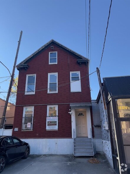 Building Photo - 7 Beacon Ave