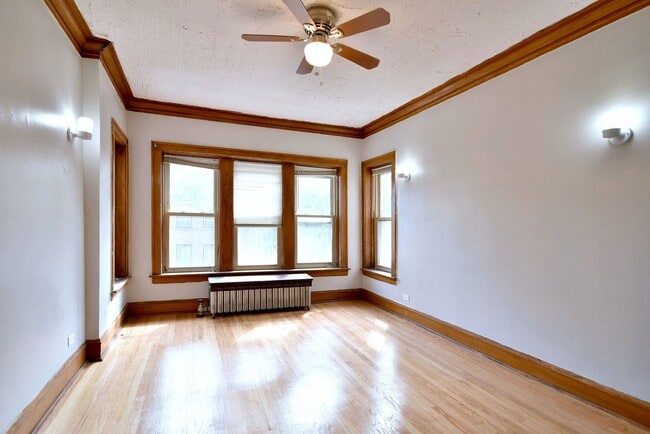 Building Photo - 610 N Mayfield Ave