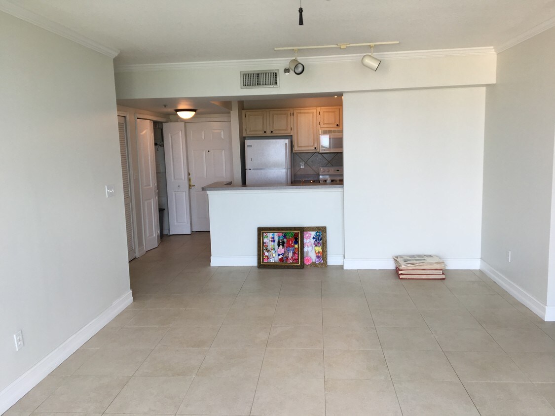 Living/dinning/kitchen - 2665 SW 37th Ave