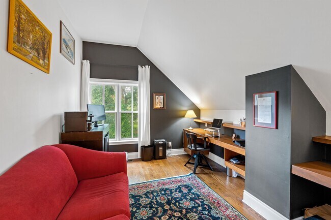 Photo du bâtiment - 135 Stanley Ave