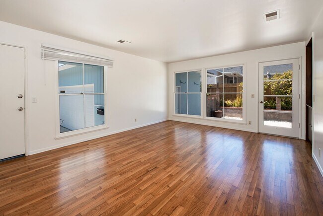 Foto del edificio - East Mesa Beachside Home for Rent!