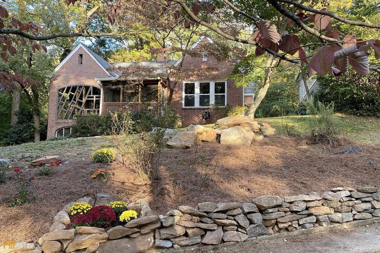 Foto principal - 509 Claire Dr NE