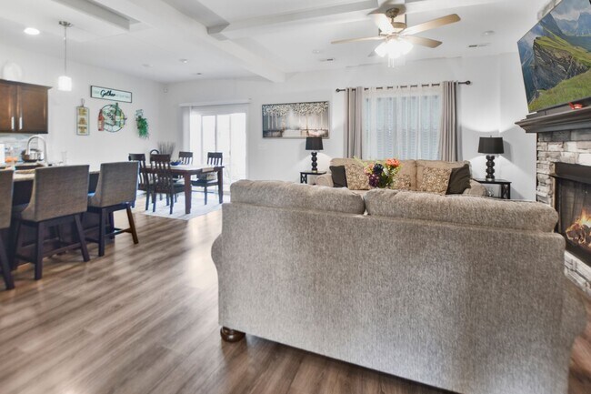 Foto del edificio - Pet Friendly Four Bedroom!