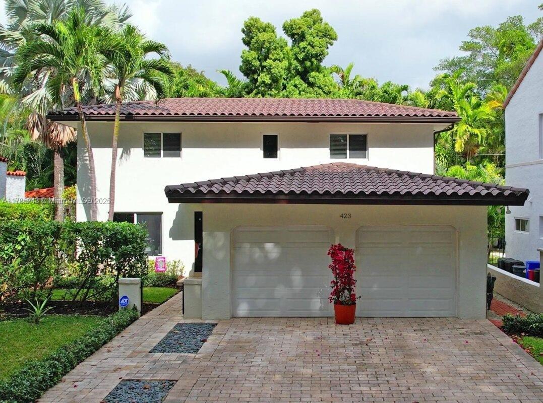 Foto principal - 423 Alhambra Cir