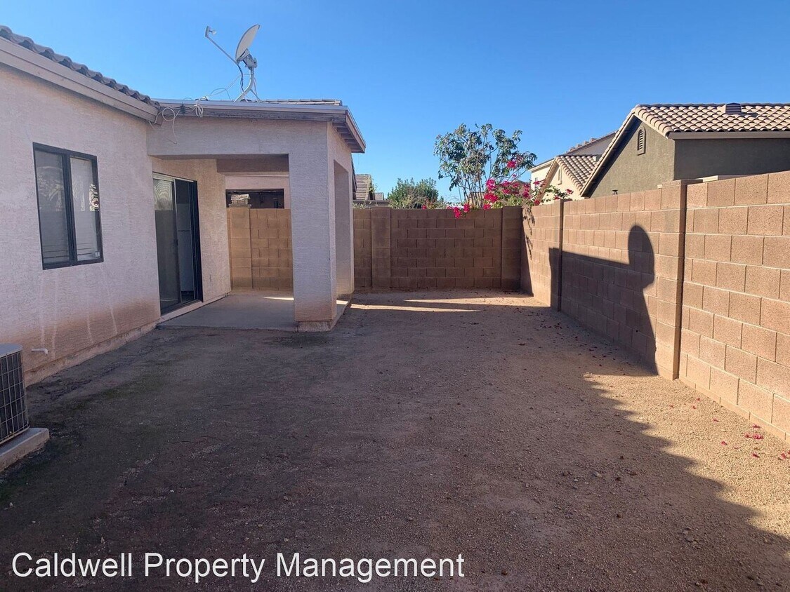 Foto del edificio - 3 br, 2 bath House - 916 W. St. Charles Ave.