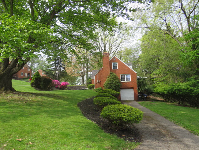 Building Photo - 101 Harbeth Dr