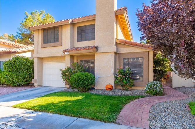 Primary Photo - 104 Boysenberry Ln