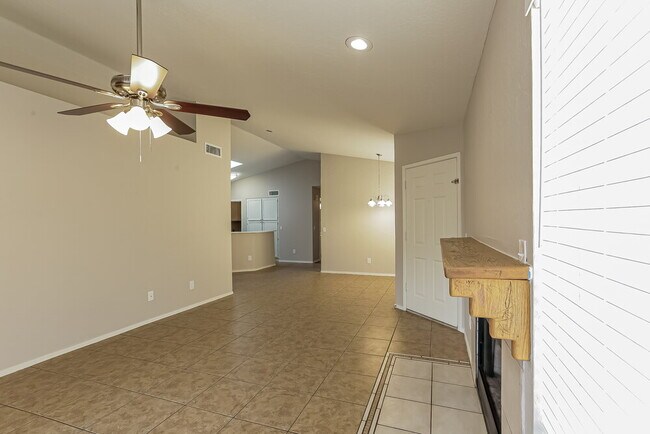 Foto del edificio - 4169 E Pecan Rd