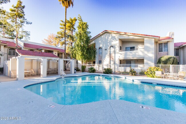 Building Photo - 10610 S 48th St