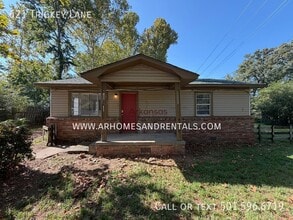 Building Photo - 621 W Trickey Ln