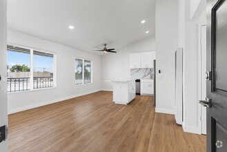 Building Photo - 1066 Coronado Ave