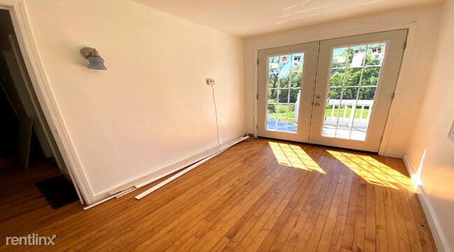 Building Photo - 2 br, 1 bath House - 1156 Danby Road Cozy ...