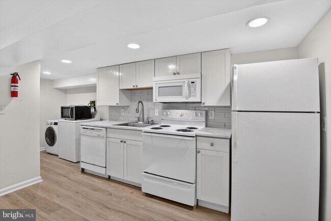 Foto del edificio - 141 Uhland Terrace NE