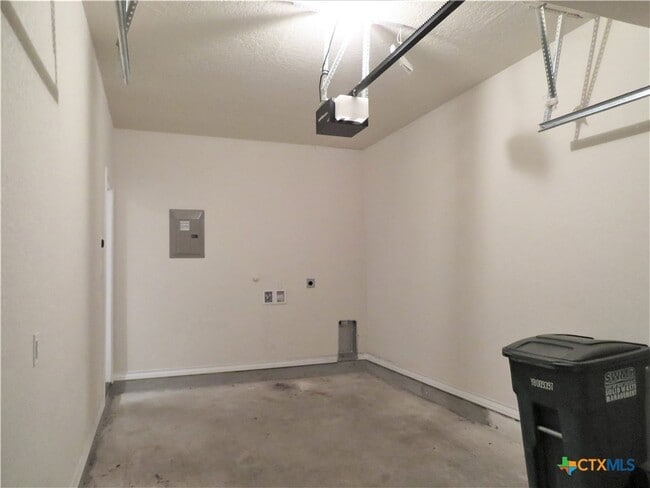 Building Photo - 14107 Veneto Dr