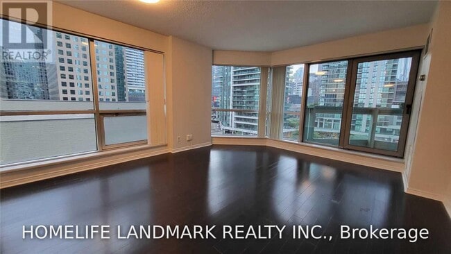 Building Photo - 10 Queens Quay W