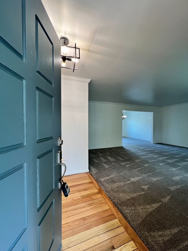 Building Photo - Charming Browns Valley Four Bedroom Home