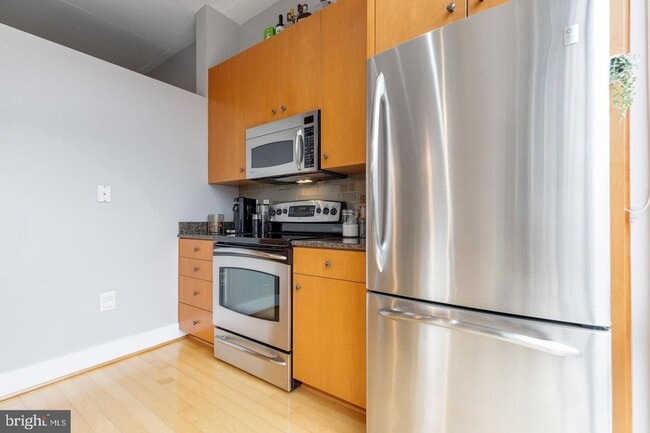Building Photo - Stylish 1BR Rental in the Heart of Alexand...