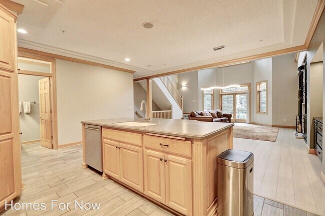 Building Photo - 2 br, 3 bath House - 10777 Falling Water L...
