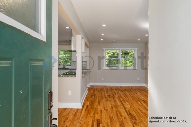 Foto del edificio - 446 Waterford Rd NW