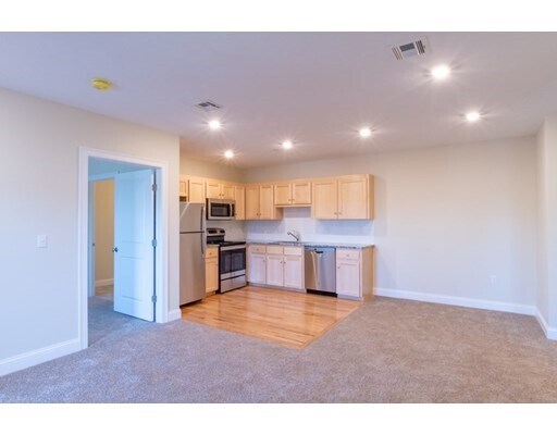 Building Photo - 80 N Meadows Rd