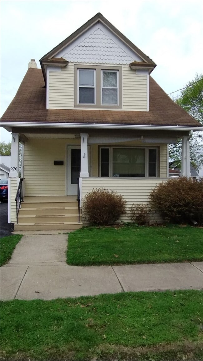 Building Photo - 970 Scio St