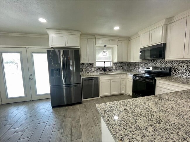 Building Photo - 3353 Tiger Ln