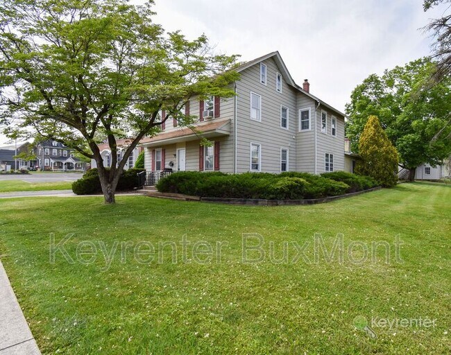 110 N 5th St Unit Apt B, Perkasie, PA 18944 Condo for Rent in