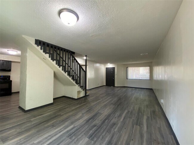 Building Photo - 17763 S Cypress Villas Dr