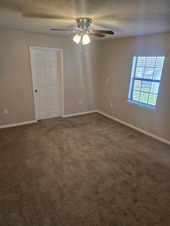 Foto del edificio - 763 Dunlevie Rd